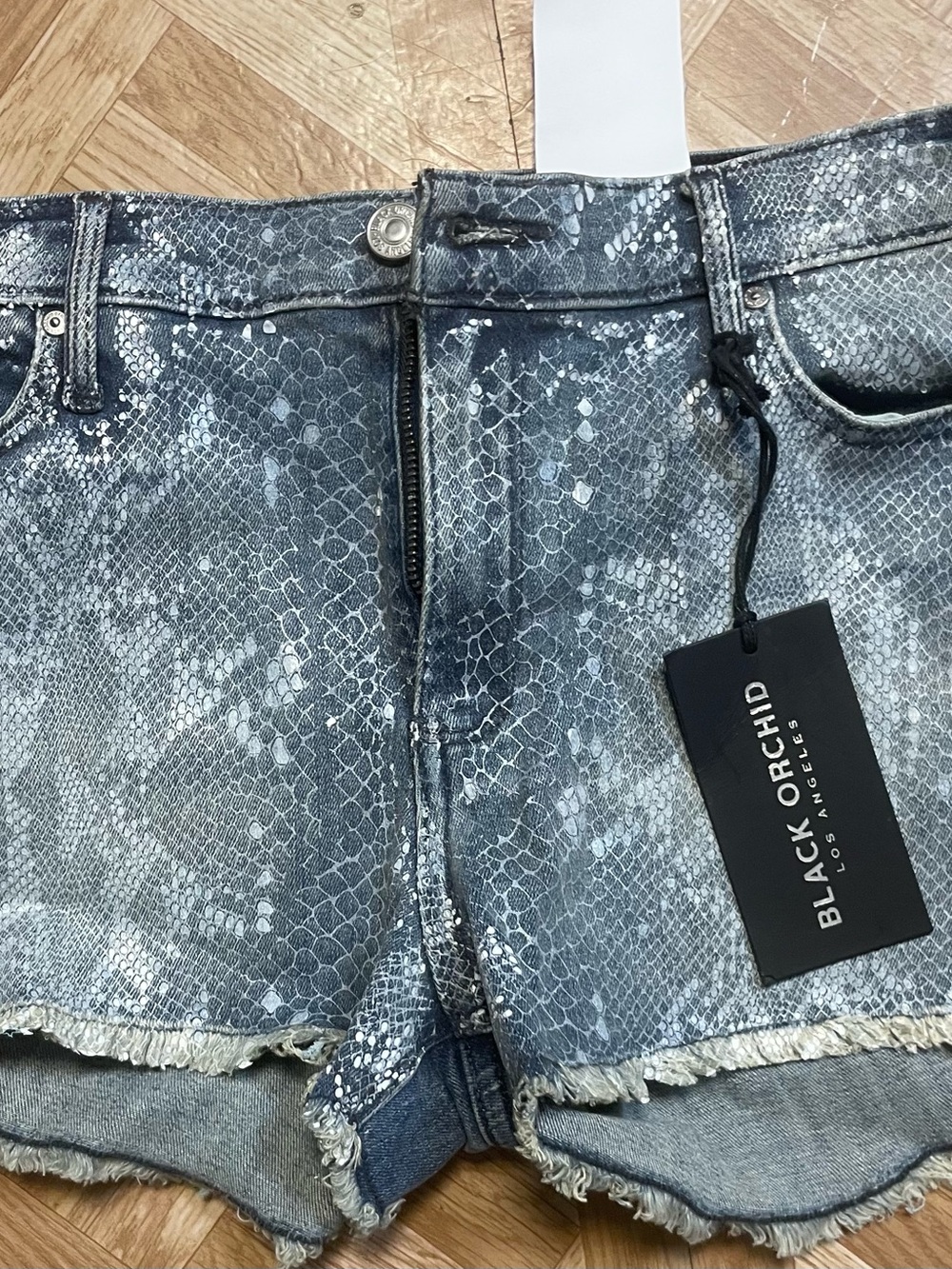 NWT Black Orchid Los Angeles Liquify  Snake-Print Denim Jean shorts